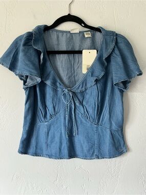 Levi's Denim Chambray Ruffle Detail Top